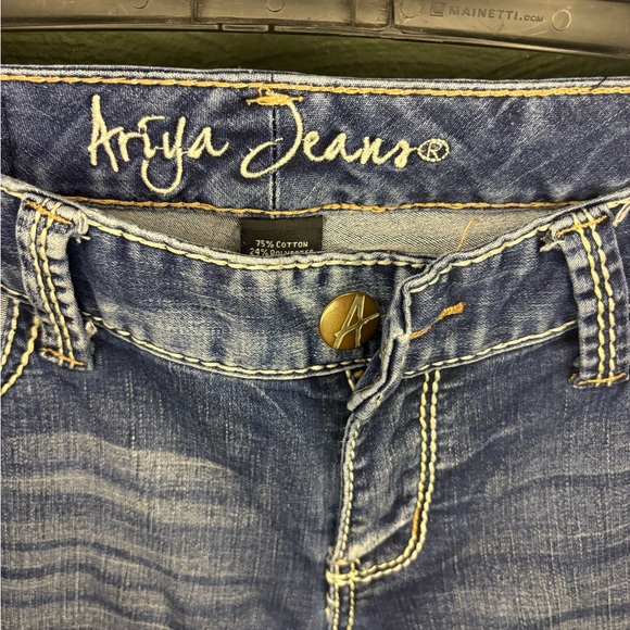 Ariya Distressed Embellished Jeans Sz 7/8 Skinny, Stretchy Y2K low rise - Picture 2 of 12